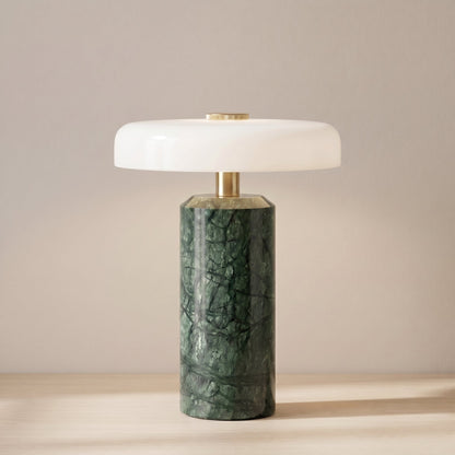 Trådløs bordlampe i marmor og glas